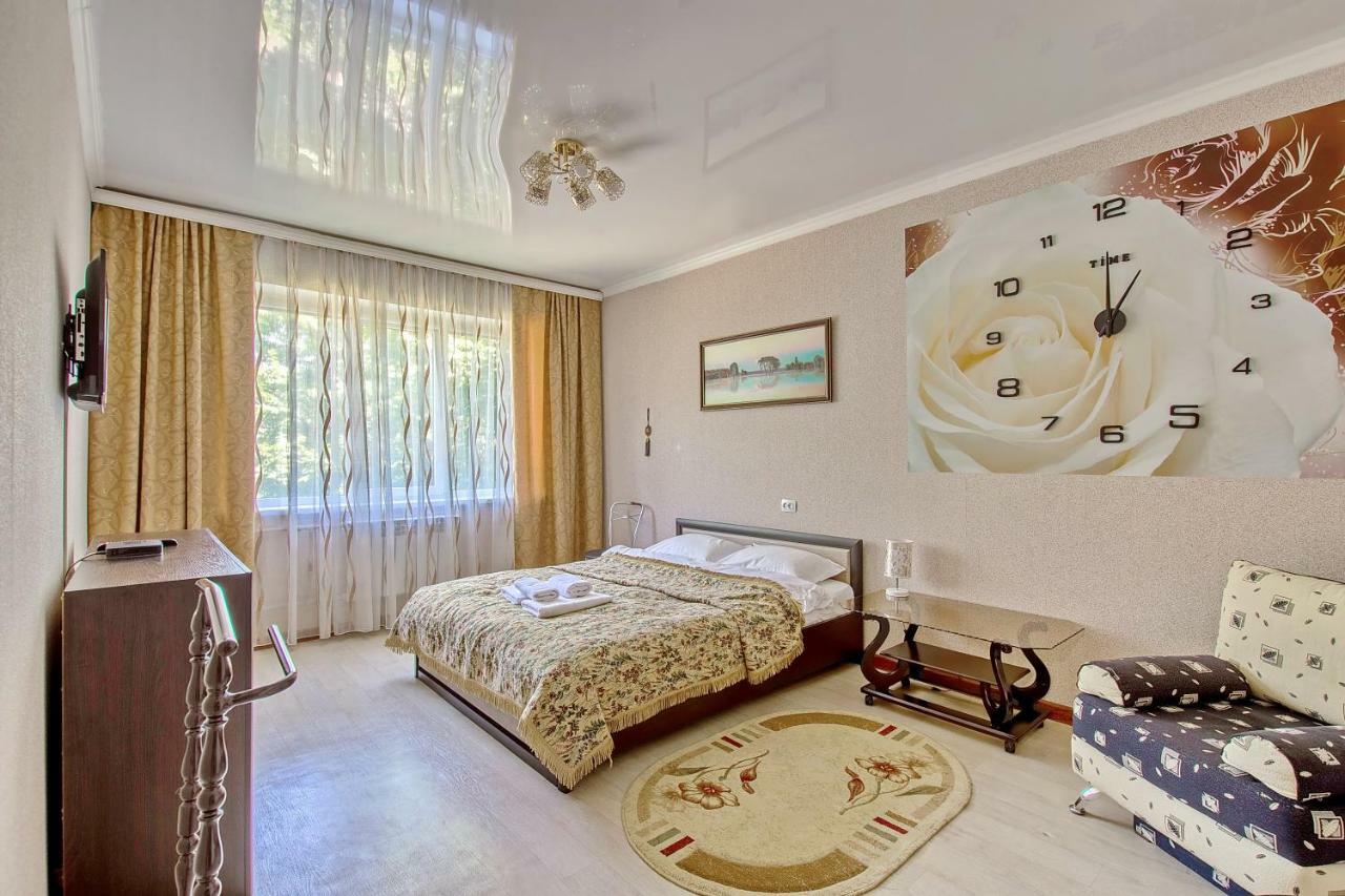Cozy Apartment On Rozybakiev 145. Atakent Almaty Eksteriør billede